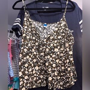 Old Navy tank top. M